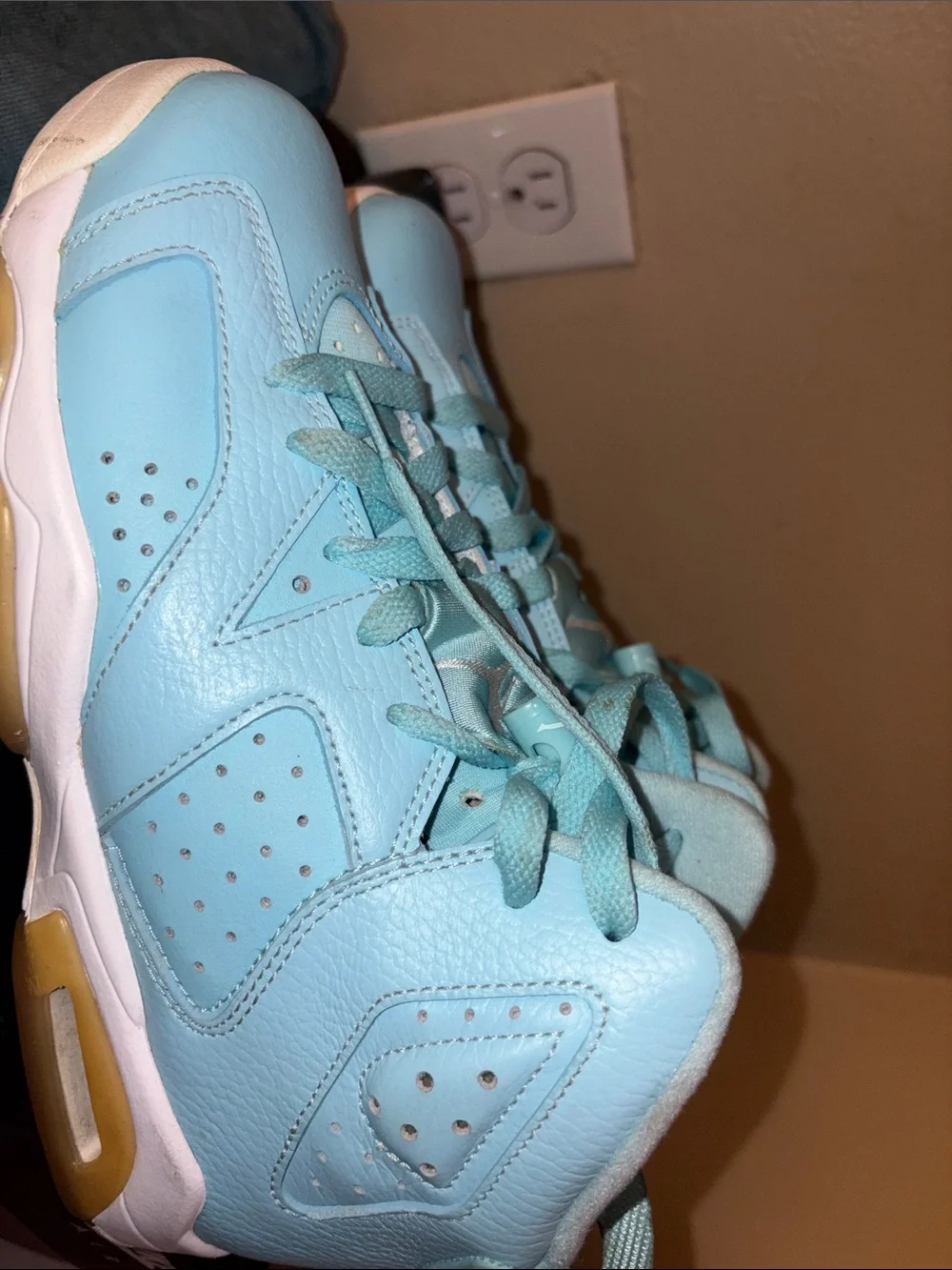 Jordan Kids Light Blue Retro Sneaker